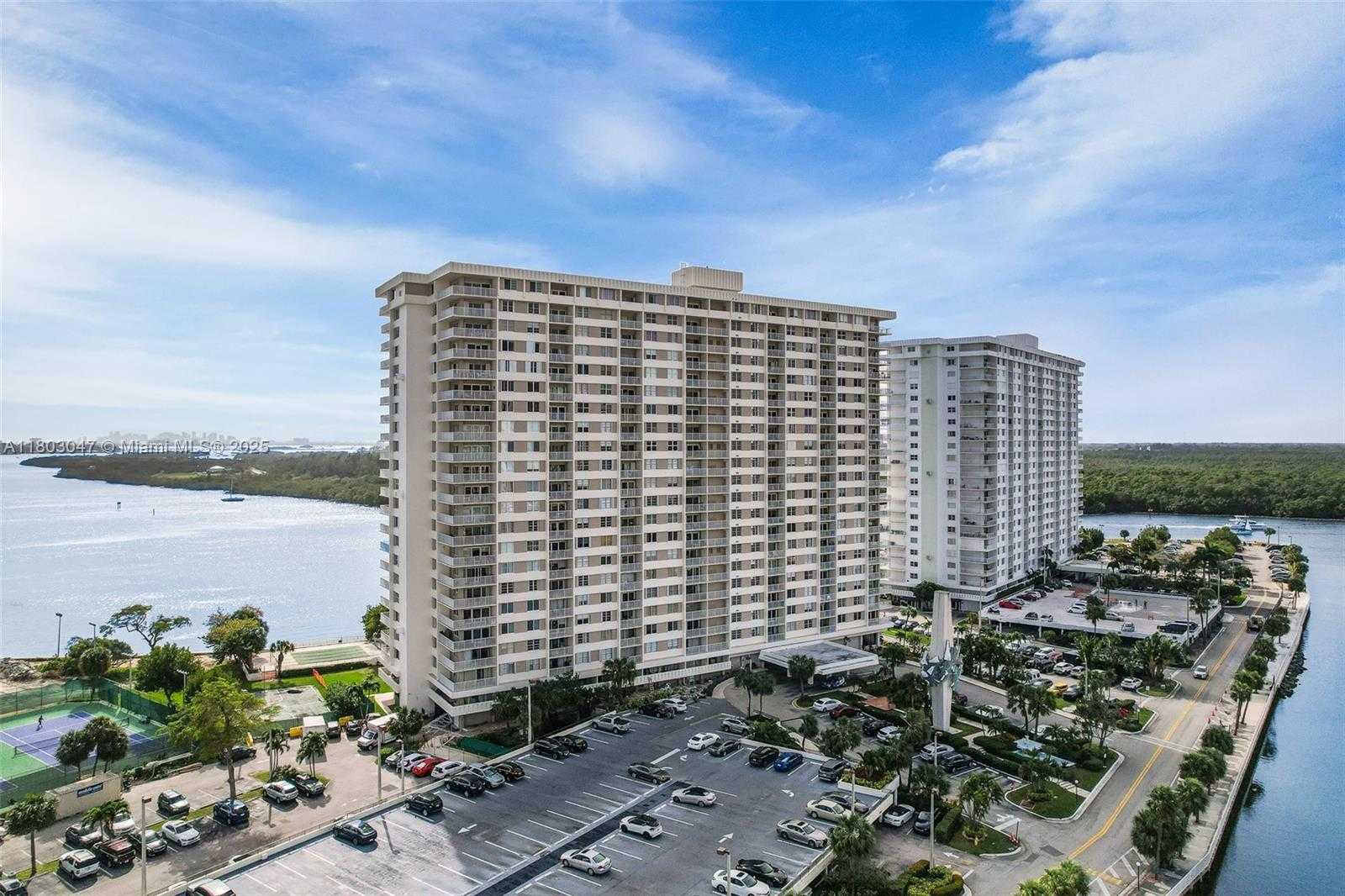 Small Image of 300 BAYVIEW DR #812, Sunny Isles Beach Number 3