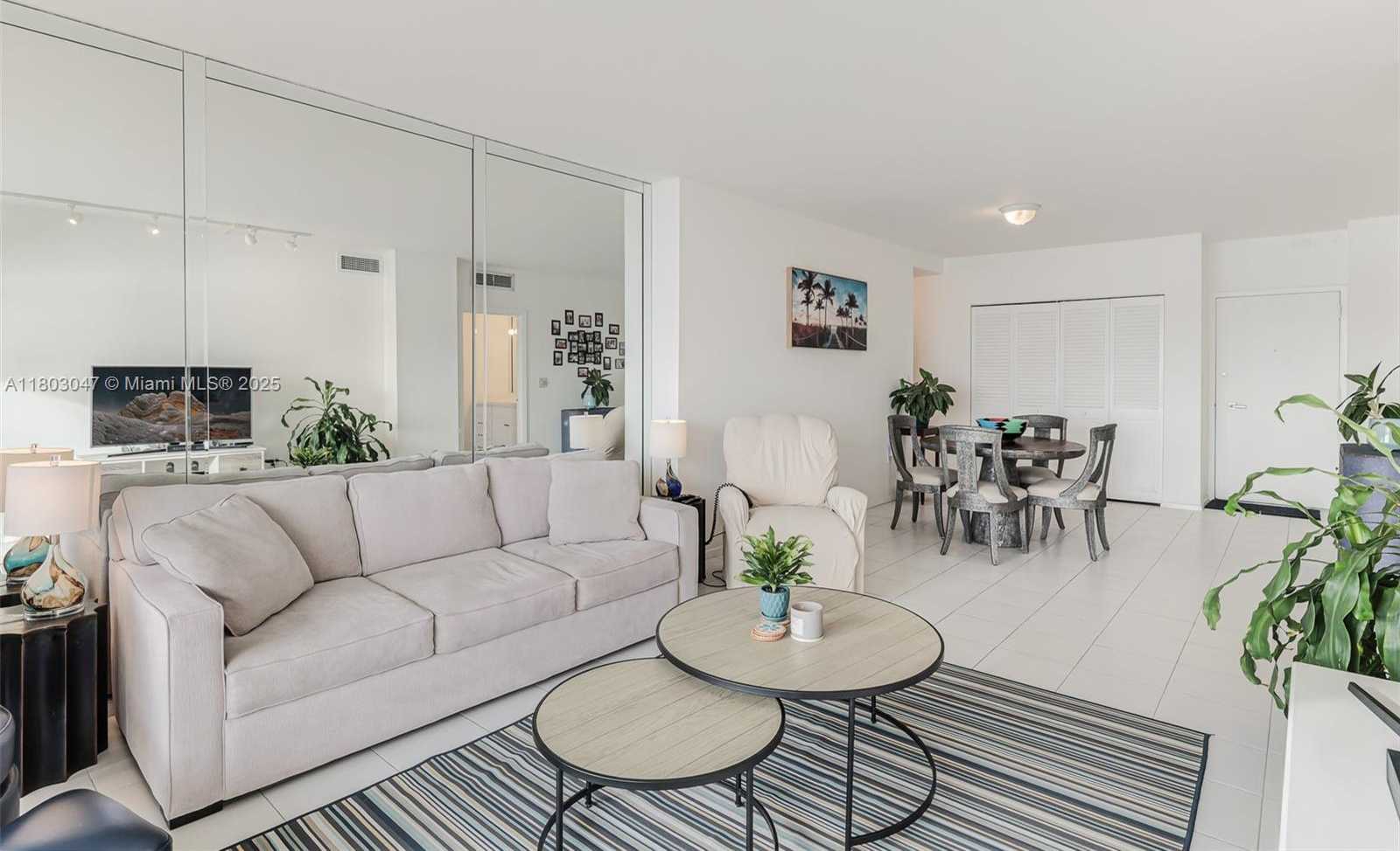Small Image of 300 BAYVIEW DR #812, Sunny Isles Beach Number 33