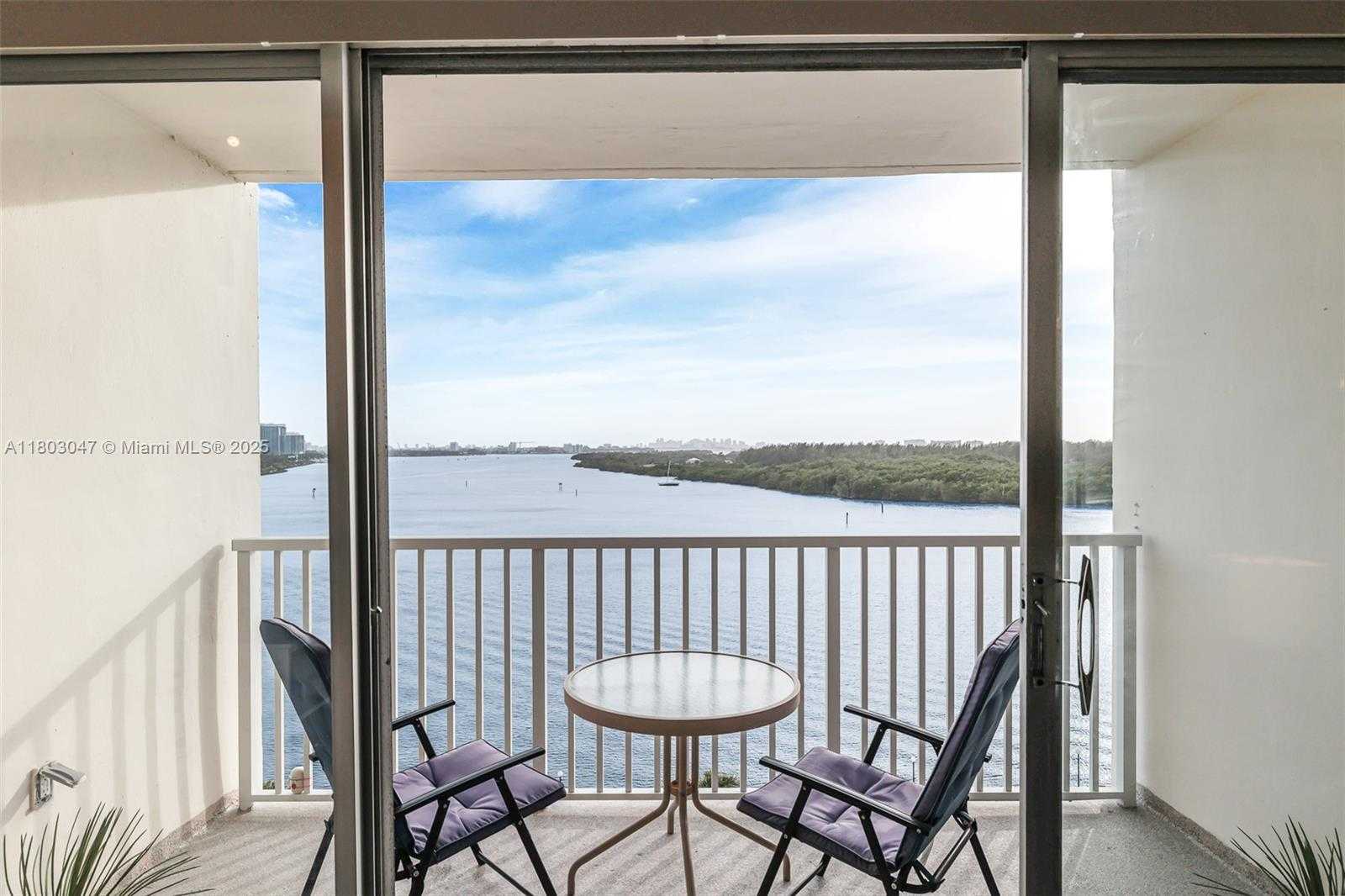 Small Image of 300 BAYVIEW DR #812, Sunny Isles Beach Number 36