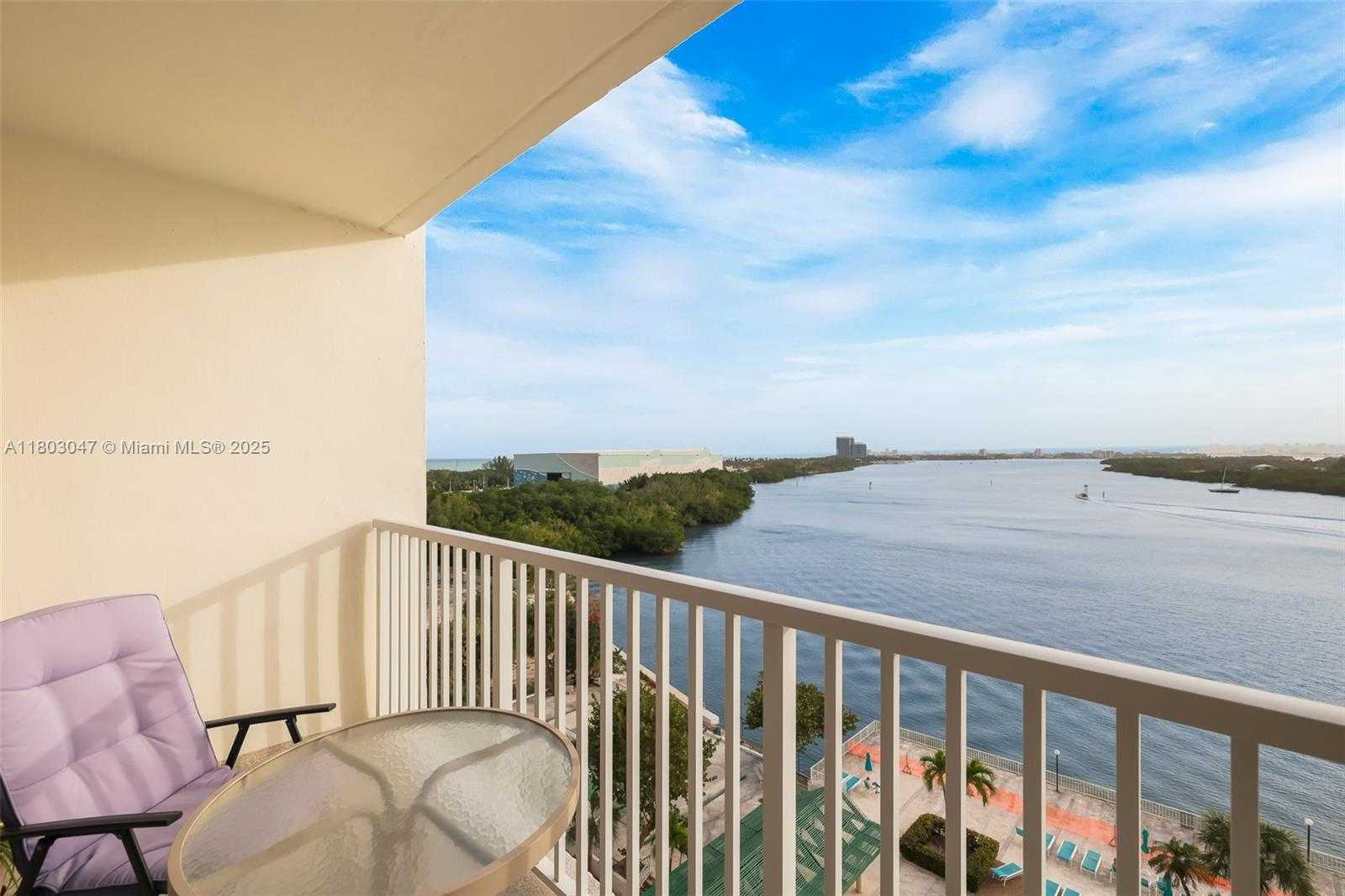 Small Image of 300 BAYVIEW DR #812, Sunny Isles Beach Number 37