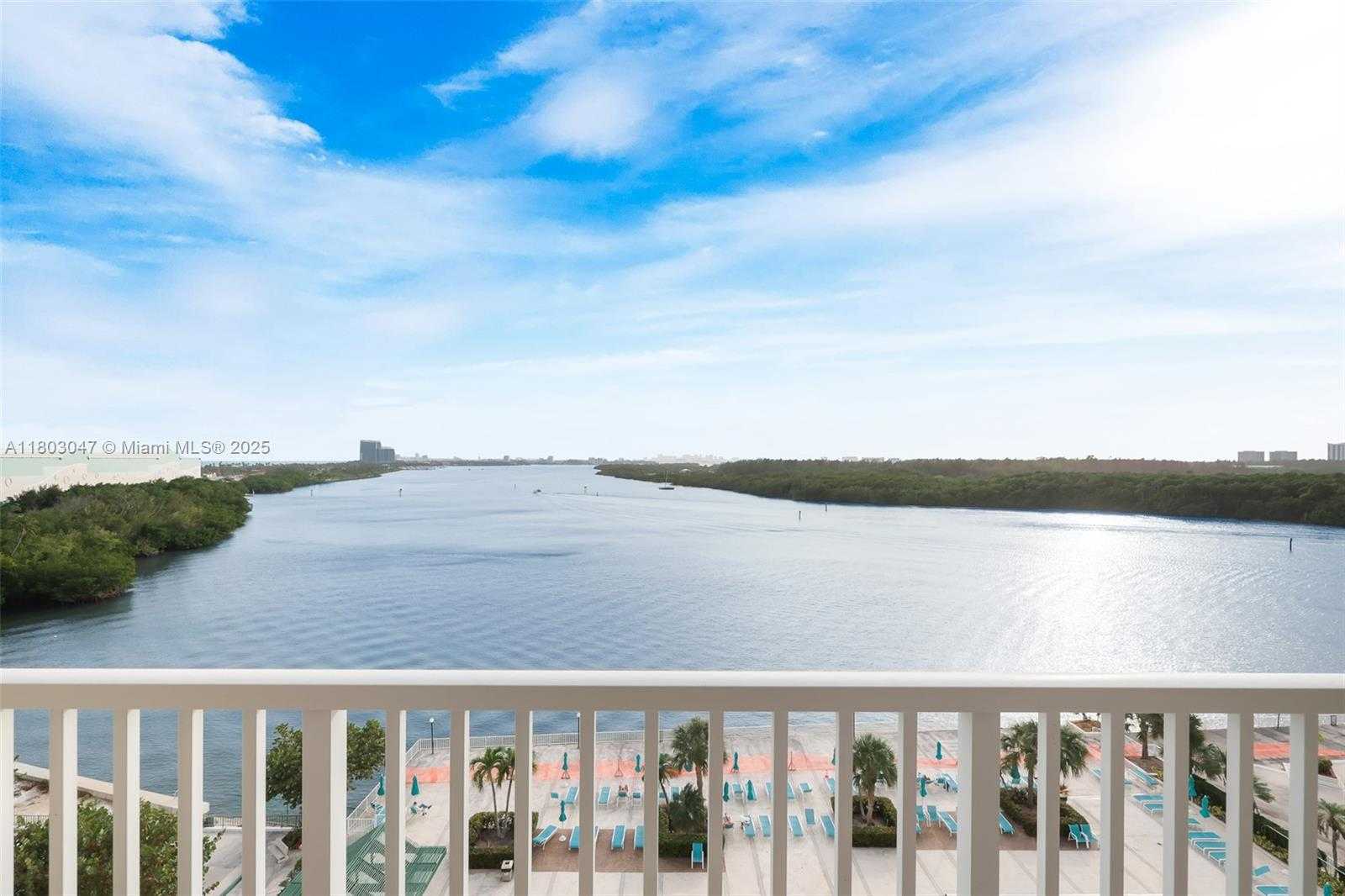 Small Image of 300 BAYVIEW DR #812, Sunny Isles Beach Number 38