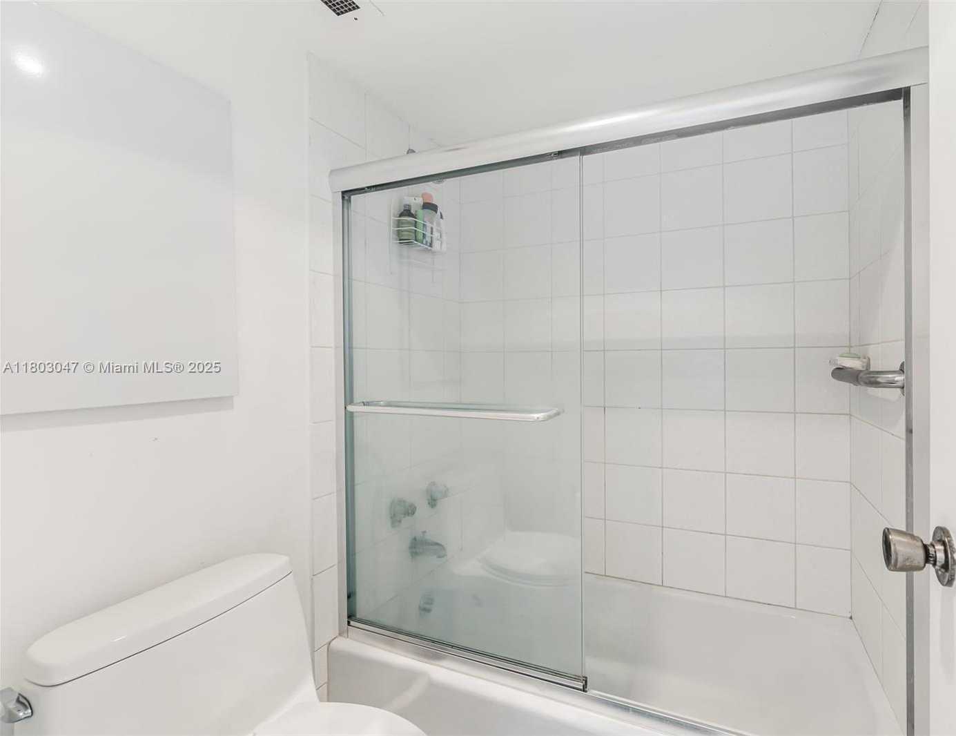 Small Image of 300 BAYVIEW DR #812, Sunny Isles Beach Number 46