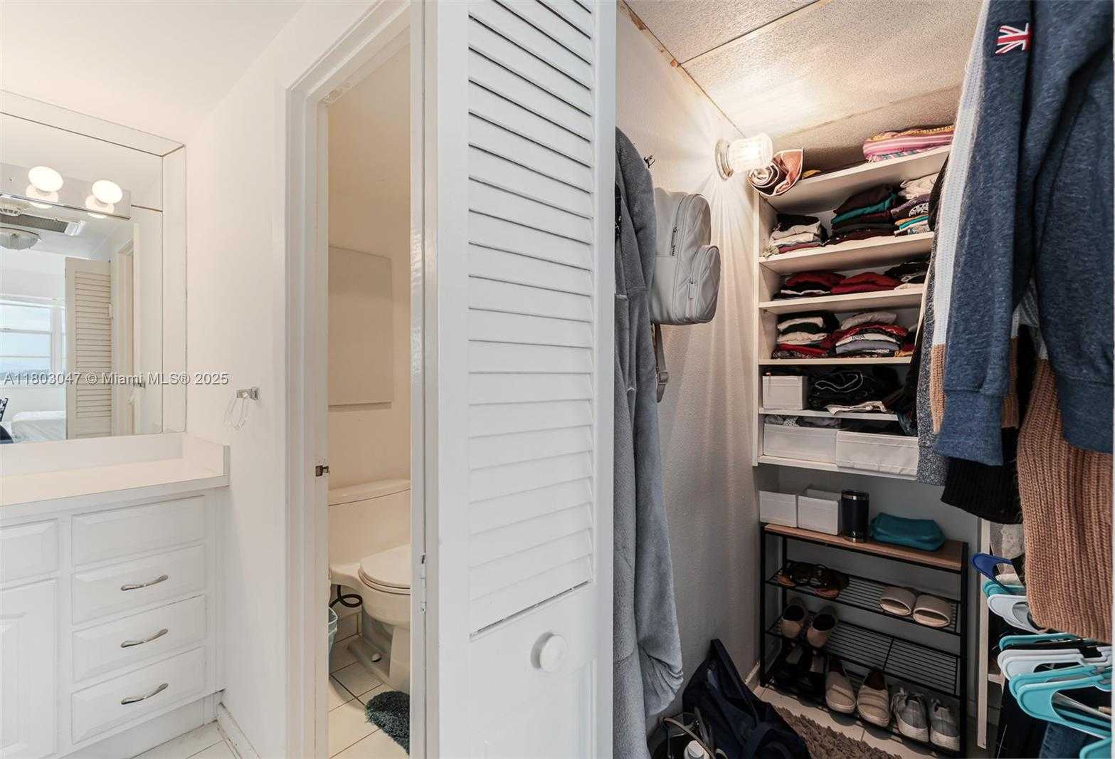 Small Image of 300 BAYVIEW DR #812, Sunny Isles Beach Number 53