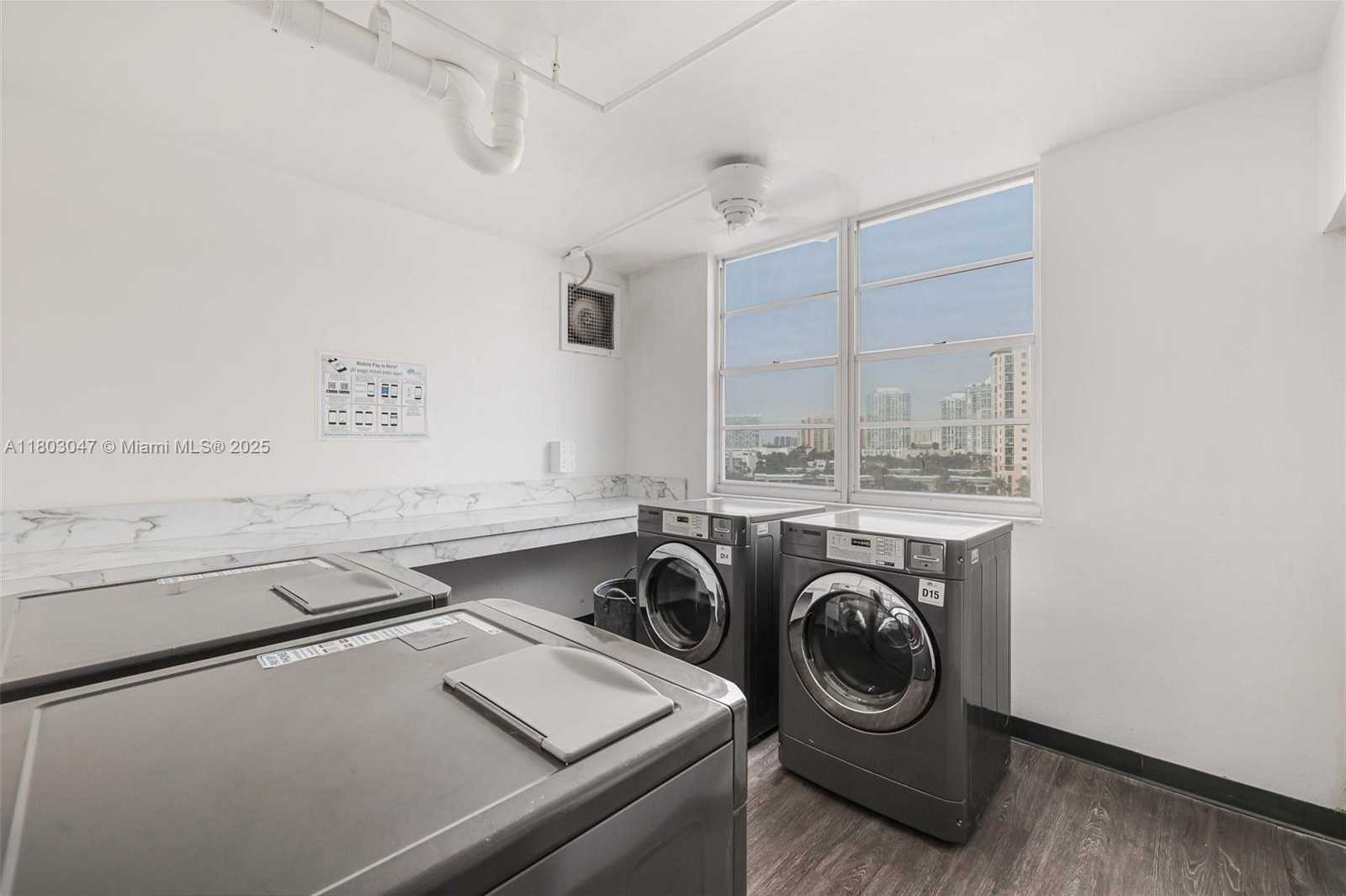 Small Image of 300 BAYVIEW DR #812, Sunny Isles Beach Number 54