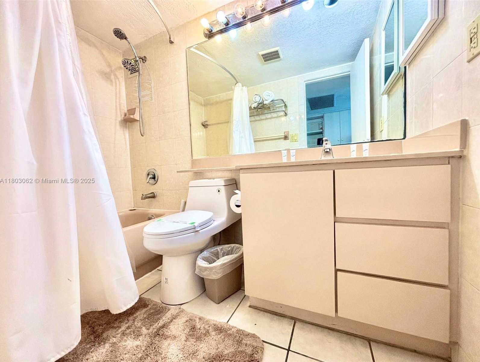 Small Image of 19201 COLLINS AVE #606, Sunny Isles Beach Number 17