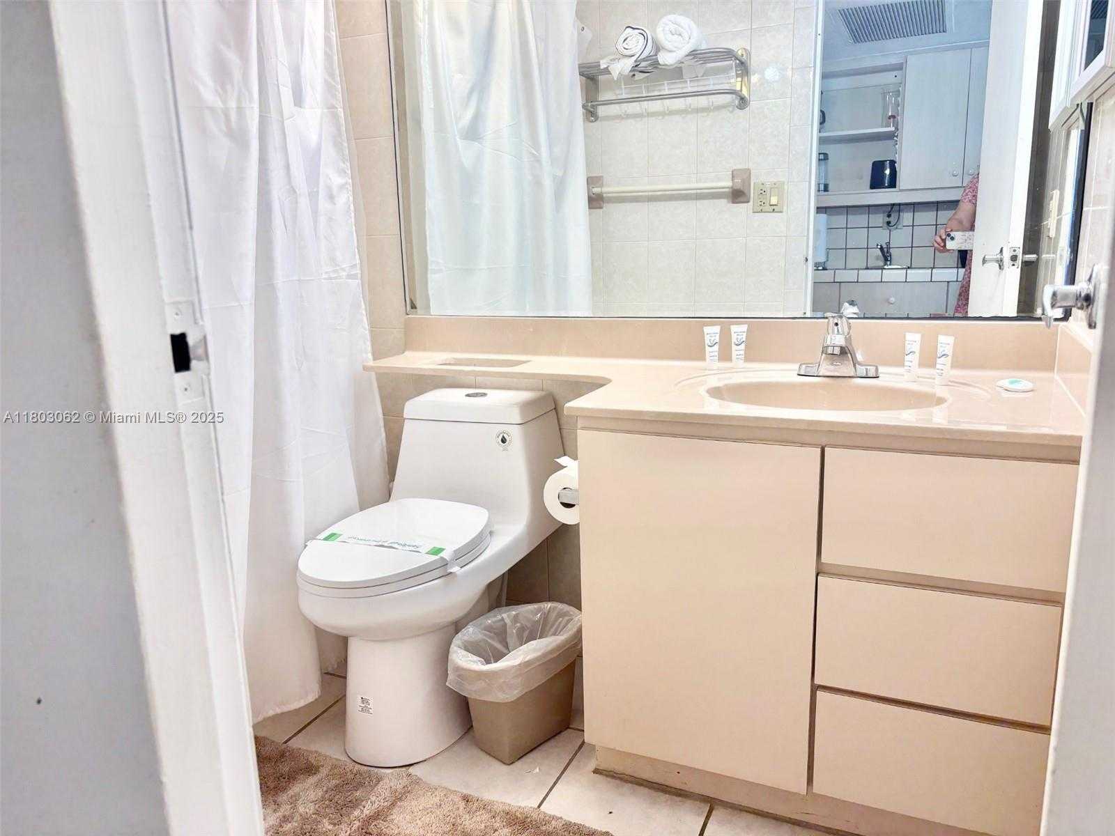 Small Image of 19201 COLLINS AVE #606, Sunny Isles Beach Number 18