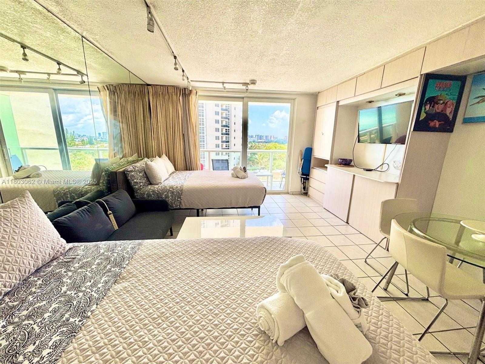 Small Image of 19201 COLLINS AVE #606, Sunny Isles Beach Number 6