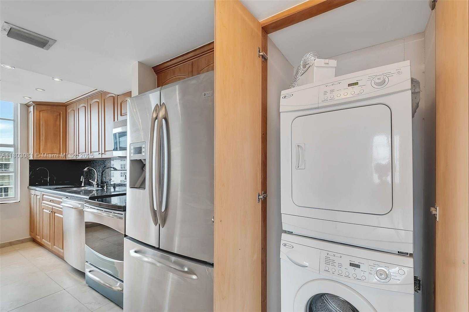 Small Image of 231 174TH ST #2312, Sunny Isles Beach Number 3