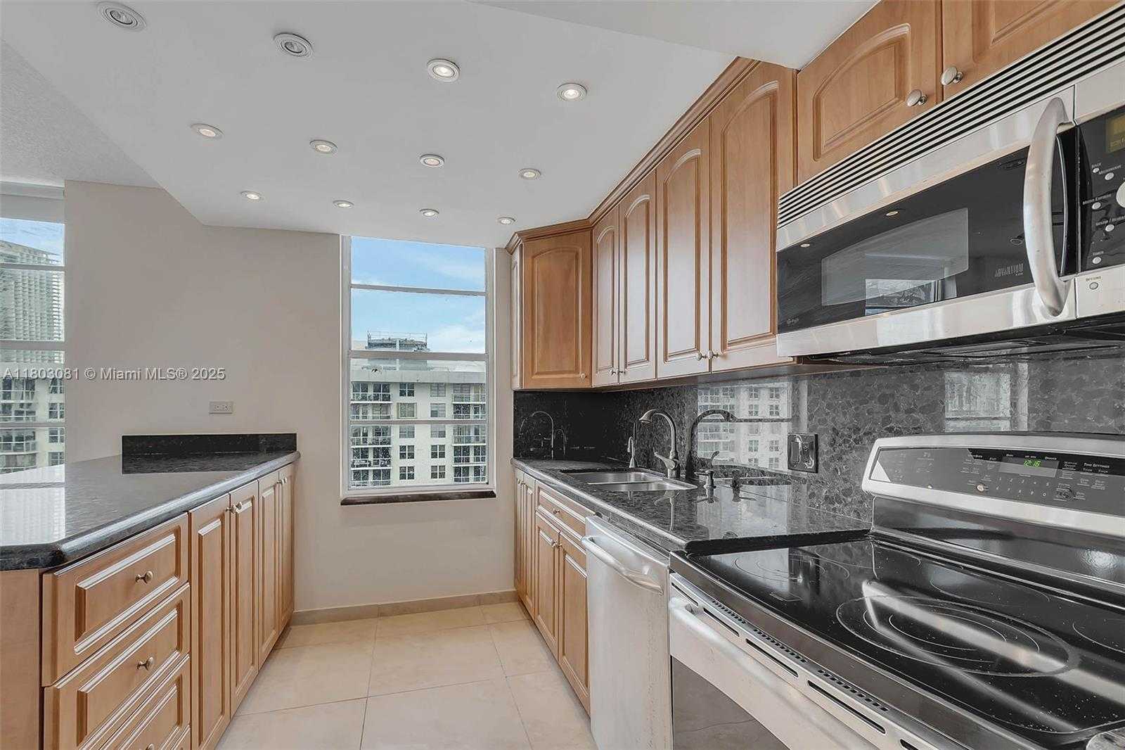 Small Image of 231 174TH ST #2312, Sunny Isles Beach Number 4