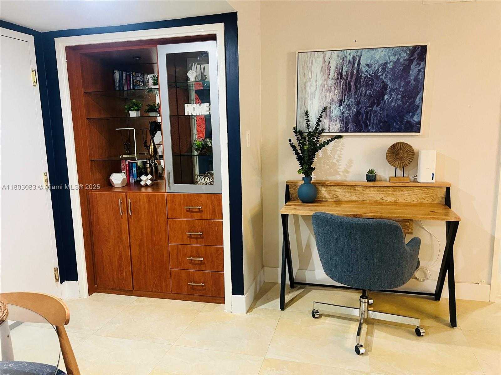 Small Image of 5225 COLLINS AVE #914, Miami Beach Number 16