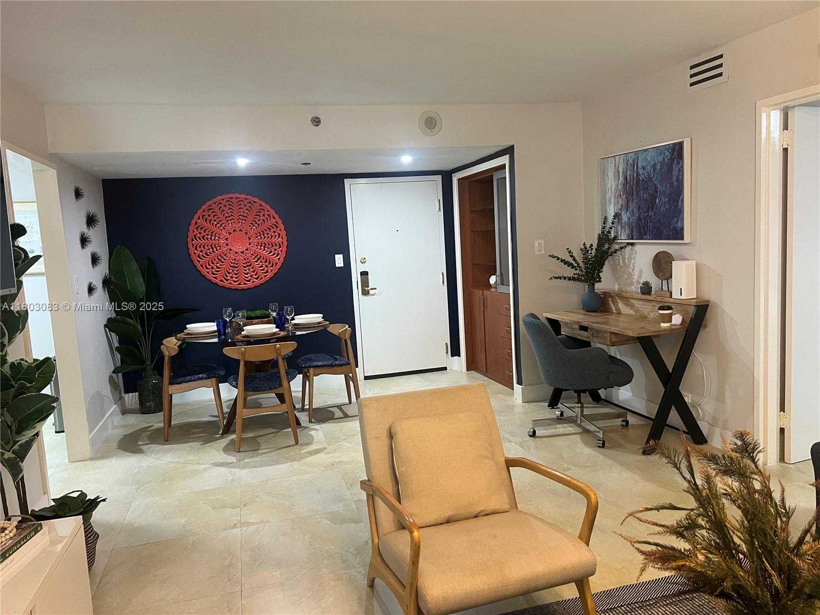 Small Image of 5225 COLLINS AVE #914, Miami Beach Number 17