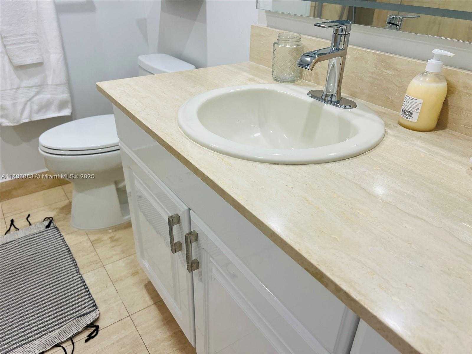 Small Image of 5225 COLLINS AVE #914, Miami Beach Number 23