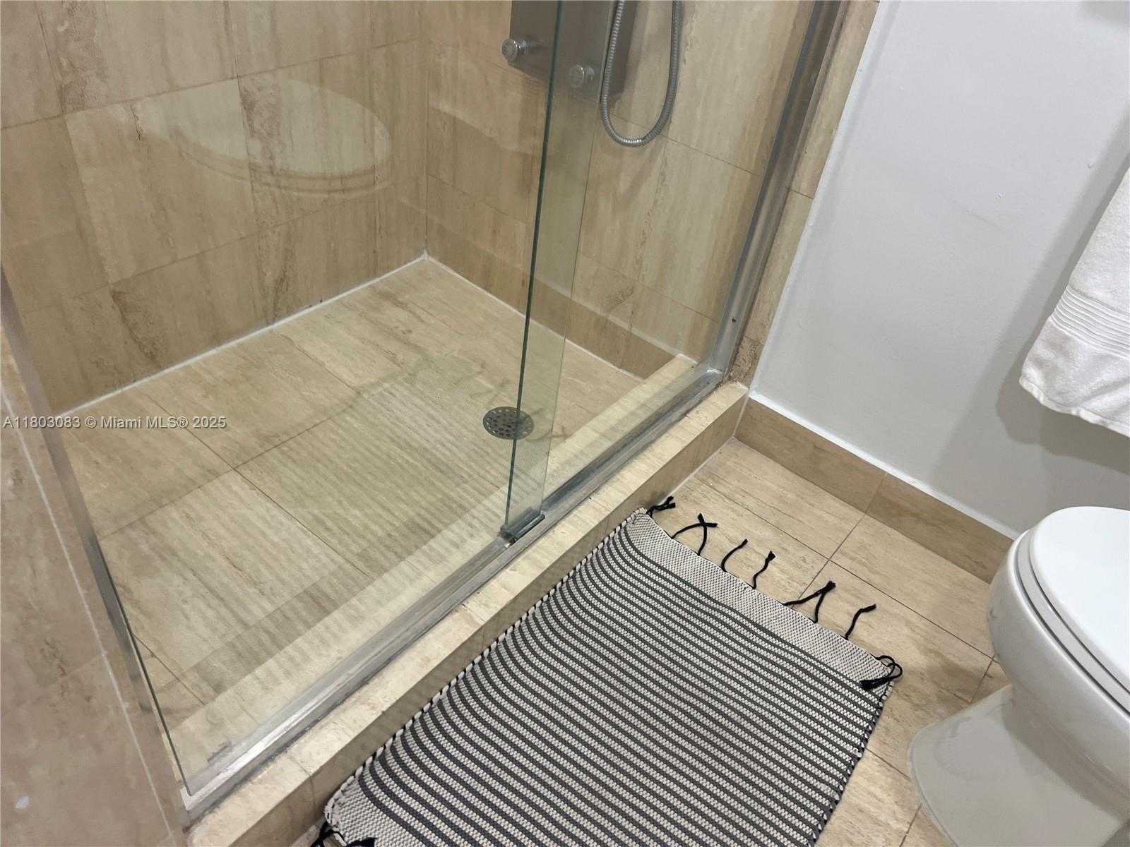 Small Image of 5225 COLLINS AVE #914, Miami Beach Number 24