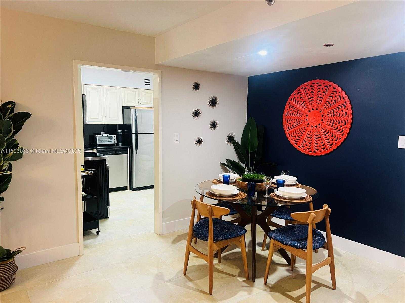 Small Image of 5225 COLLINS AVE #914, Miami Beach Number 27