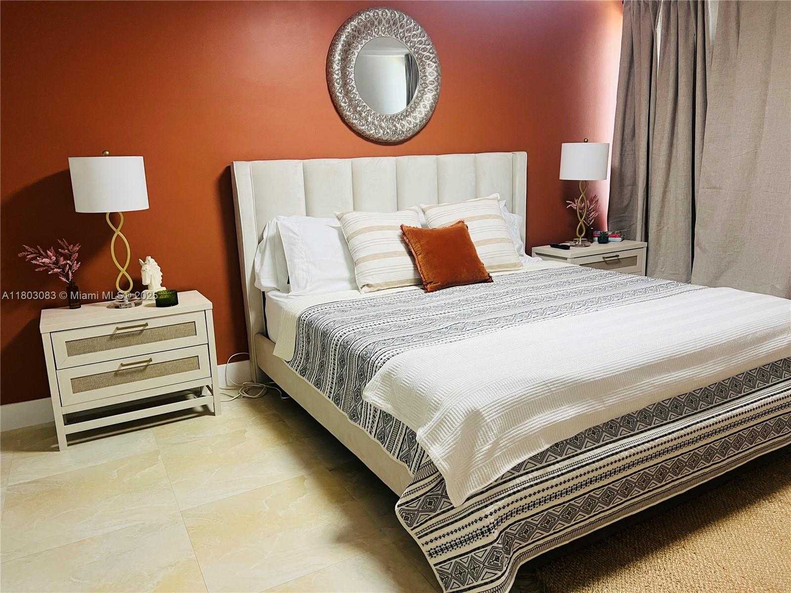 Small Image of 5225 COLLINS AVE #914, Miami Beach Number 29
