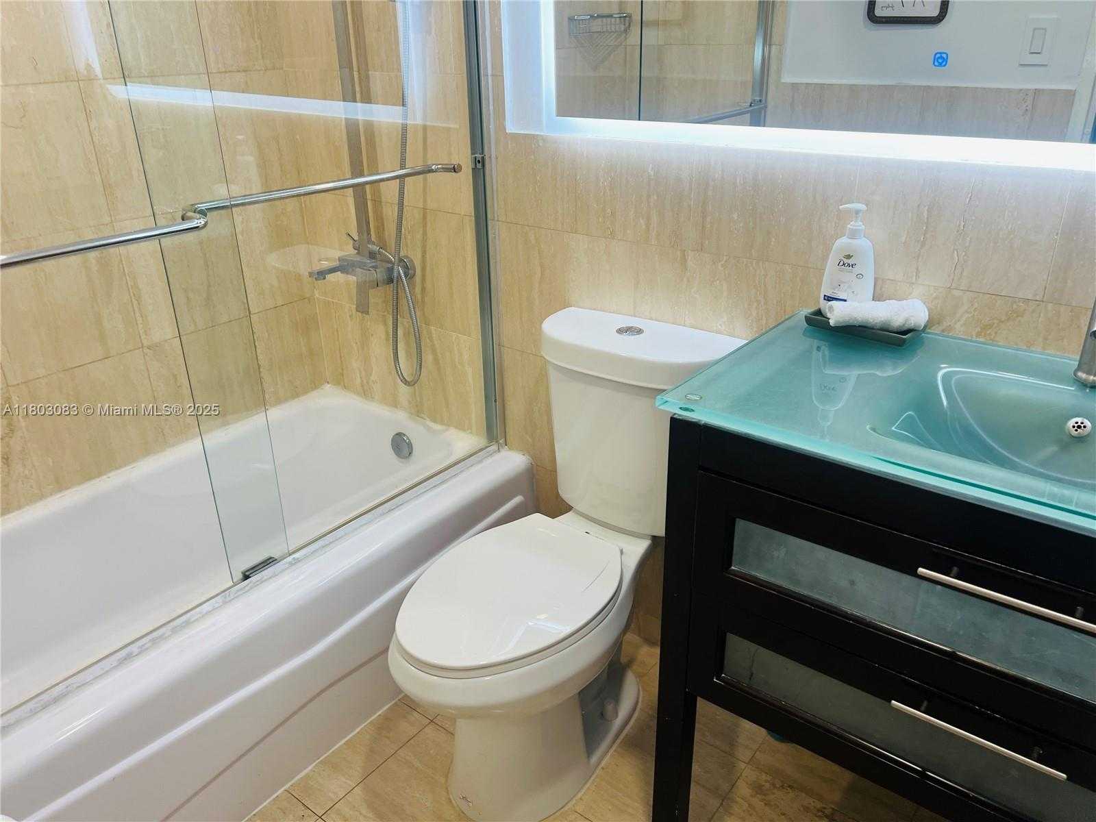 Small Image of 5225 COLLINS AVE #914, Miami Beach Number 31