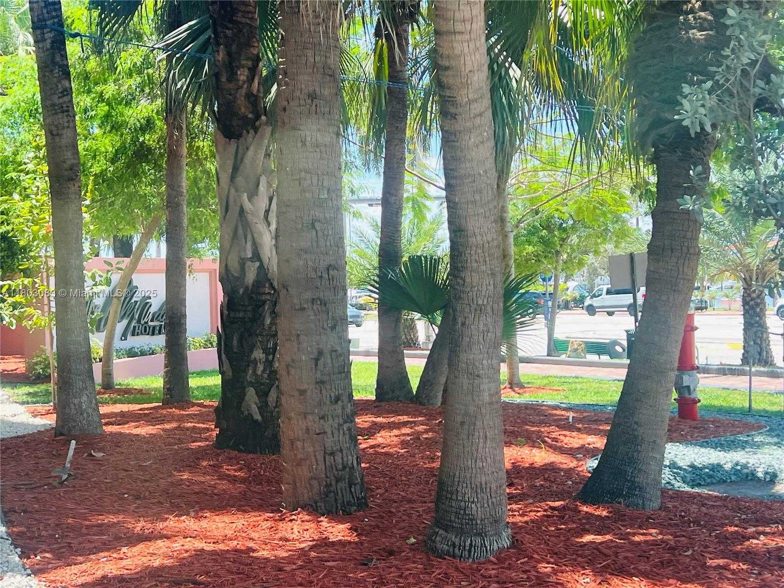 Small Image of 5225 COLLINS AVE #914, Miami Beach Number 51