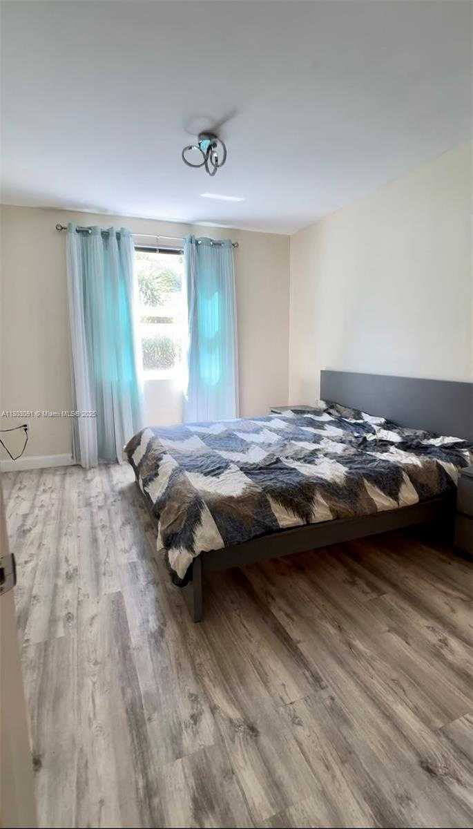Small Image of 17150 NORTH BAY RD #2419, Sunny Isles Beach Number 12