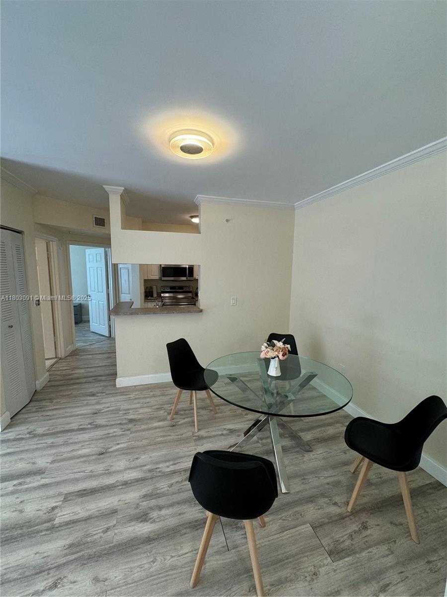 Small Image of 17150 NORTH BAY RD #2419, Sunny Isles Beach Number 5