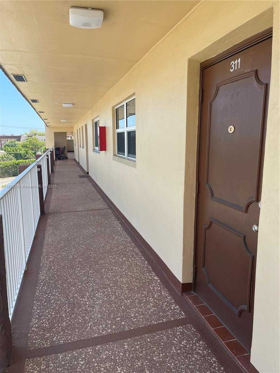 Small Image of 2911 NORTH PINE ISLAND RD #311, Sunrise Number 22