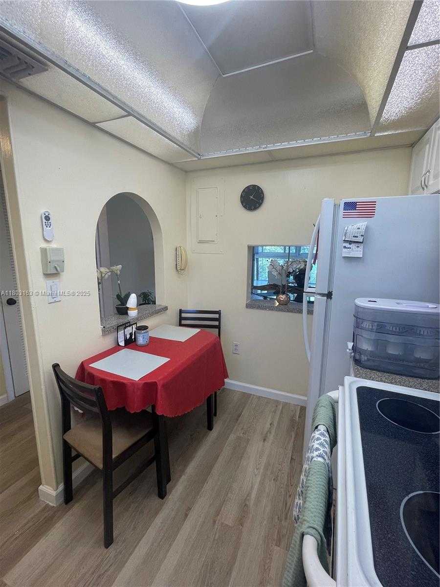Small Image of 2911 NORTH PINE ISLAND RD #311, Sunrise Number 5