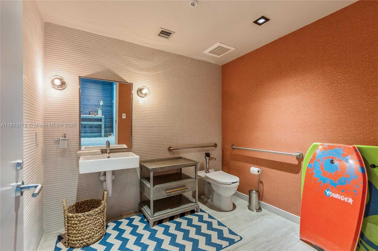 Small Image of 2900 NORTH EAST 7 AVE #3605, Miami Number 30