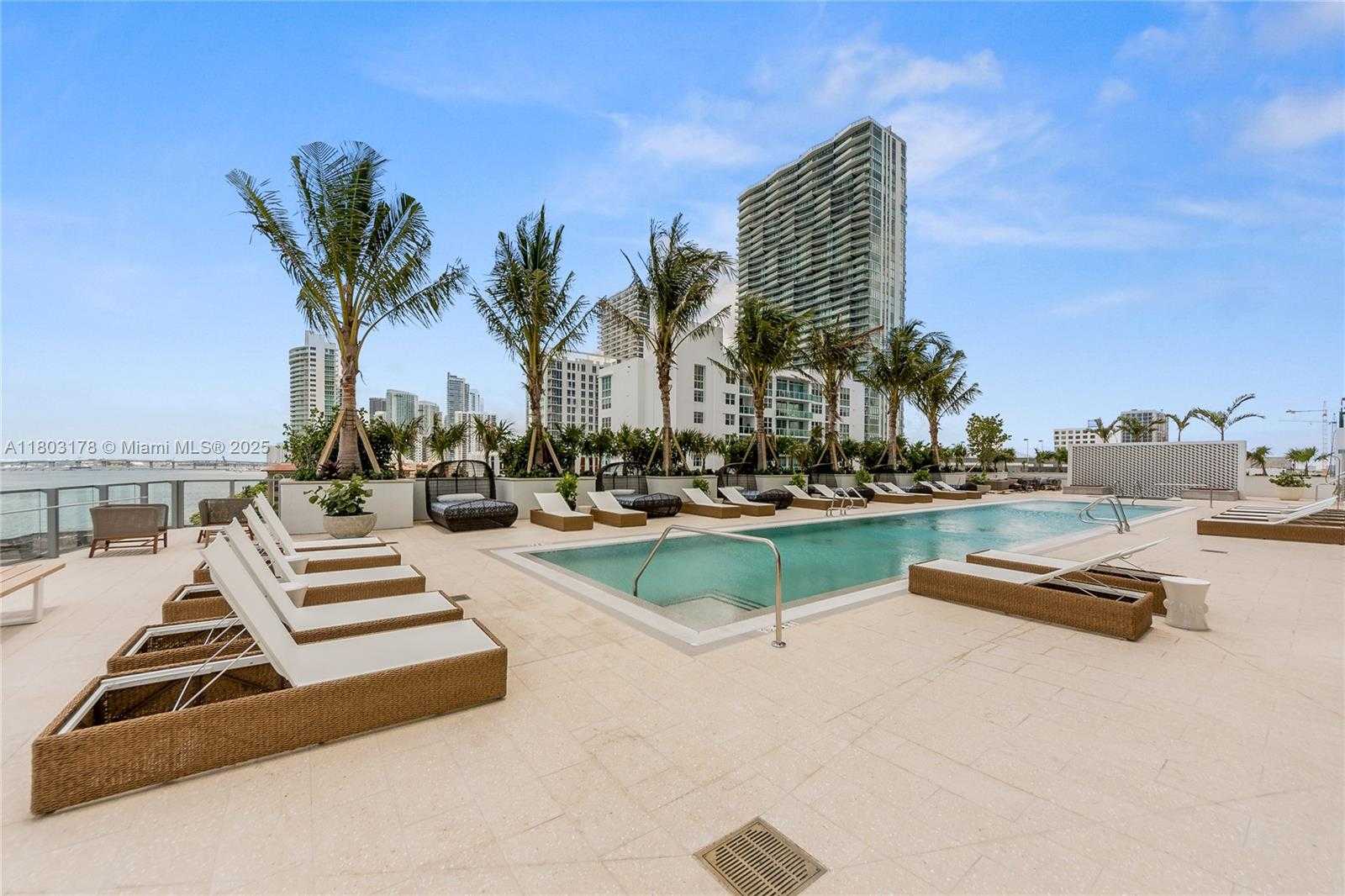 Small Image of 2900 NORTH EAST 7 AVE #3605, Miami Number 31