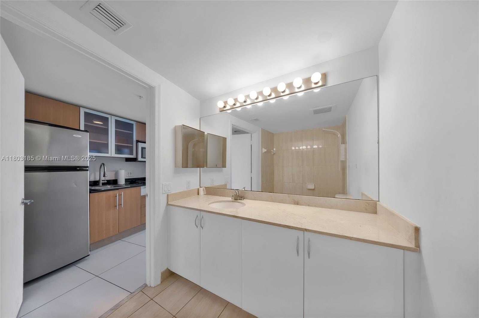Small Image of 1750 NORTH BAYSHORE DR #3308, Miami Number 14