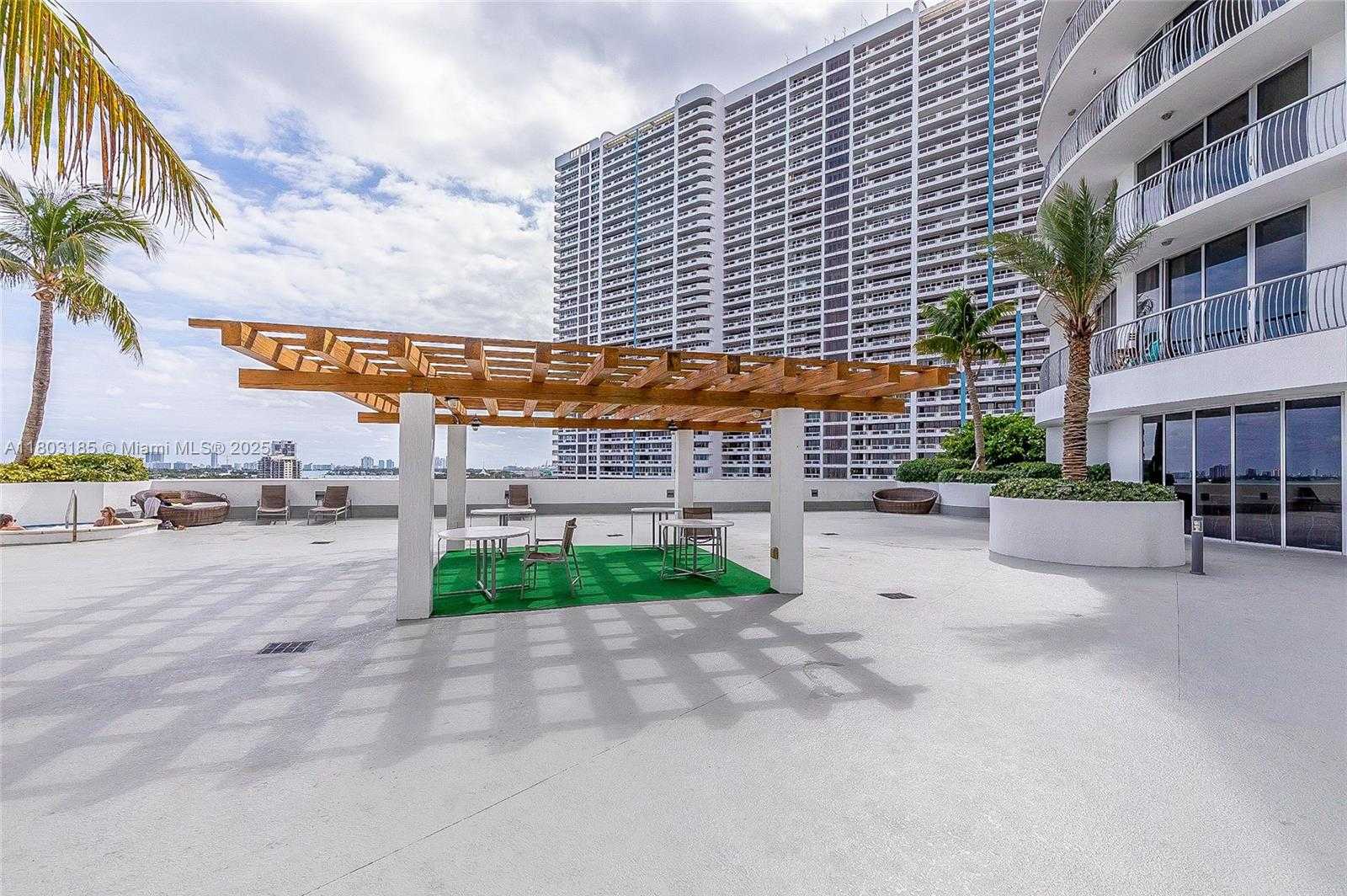 Small Image of 1750 NORTH BAYSHORE DR #3308, Miami Number 25
