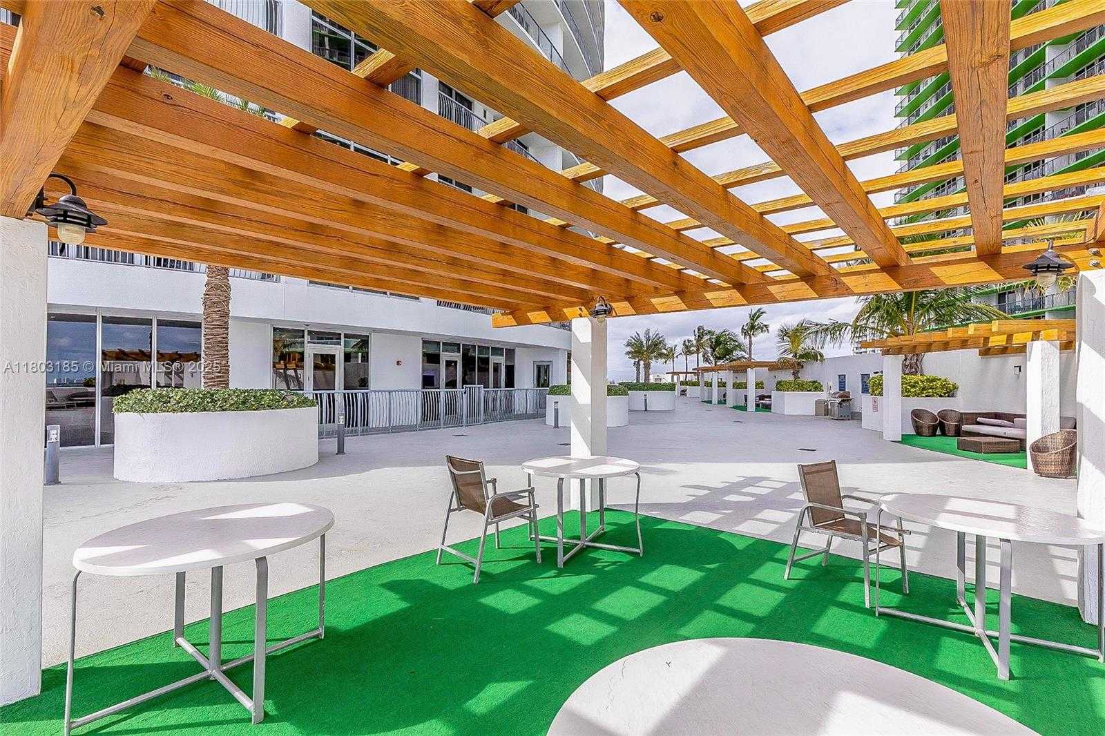 Small Image of 1750 NORTH BAYSHORE DR #3308, Miami Number 26
