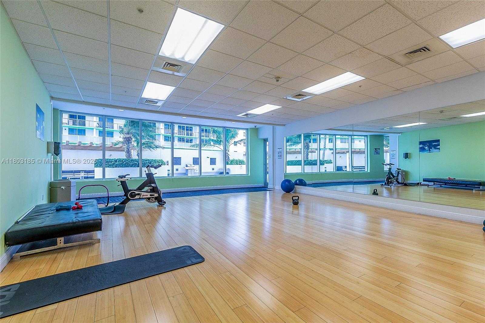 Small Image of 1750 NORTH BAYSHORE DR #3308, Miami Number 27