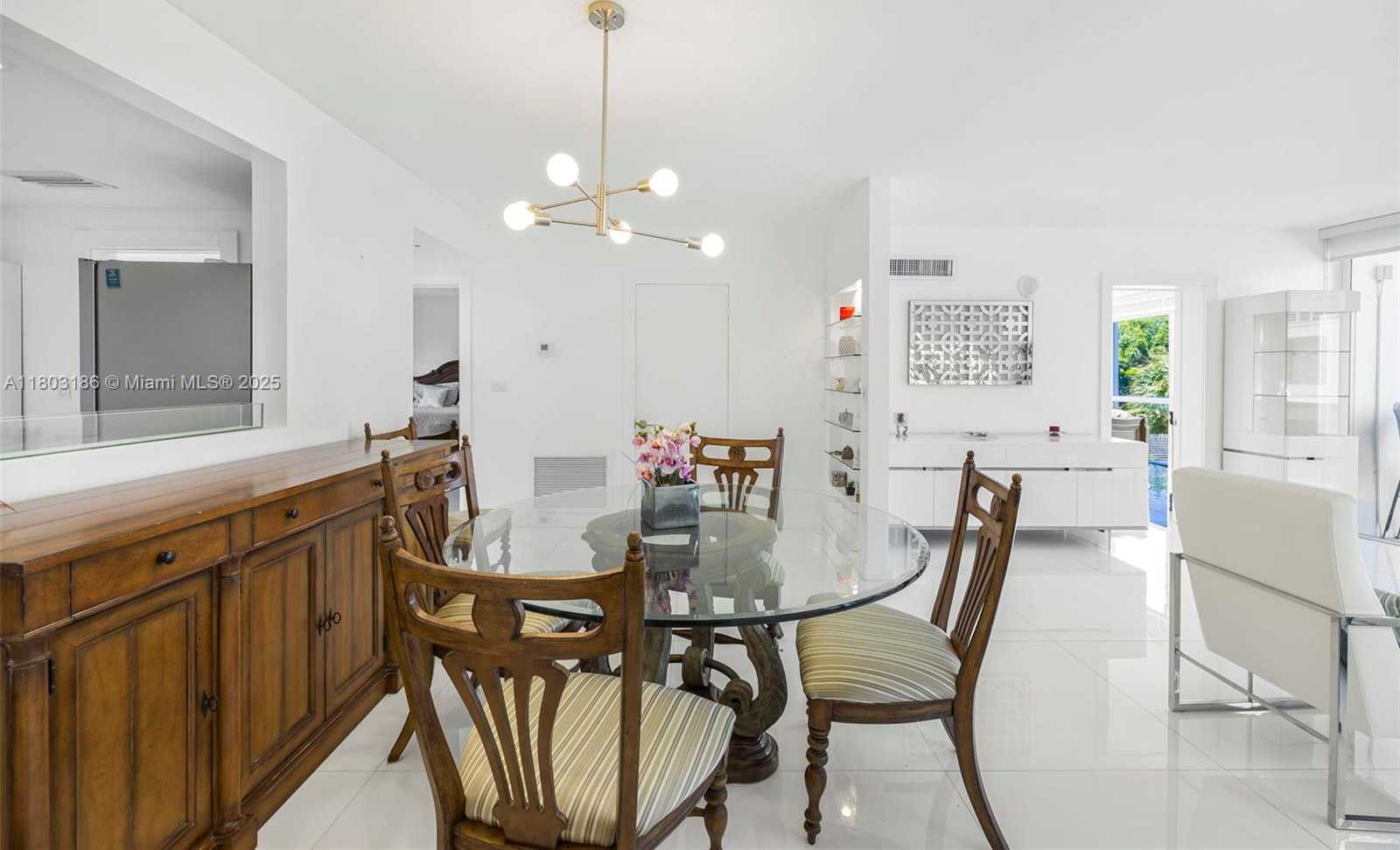 Small Image of 1 HARBOUR WAY #305, Bal Harbour Number 10