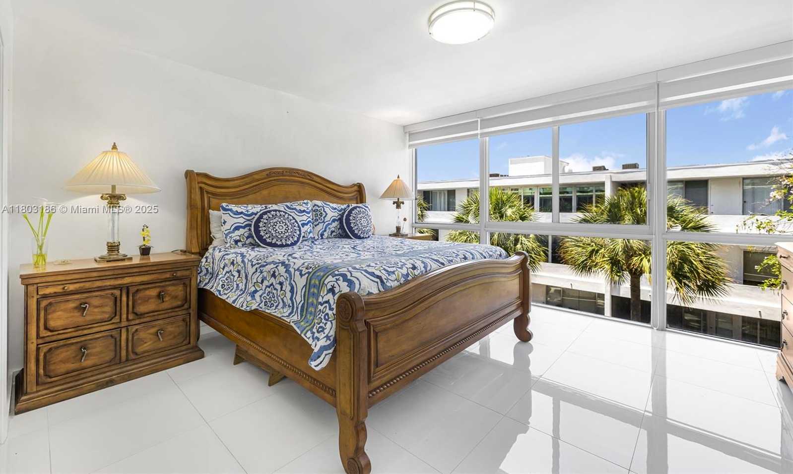 Small Image of 1 HARBOUR WAY #305, Bal Harbour Number 19