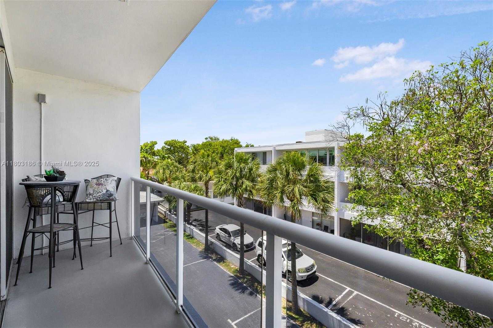 Small Image of 1 HARBOUR WAY #305, Bal Harbour Number 20