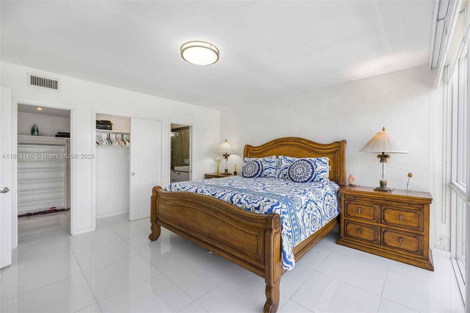 Small Image of 1 HARBOUR WAY #305, Bal Harbour Number 22