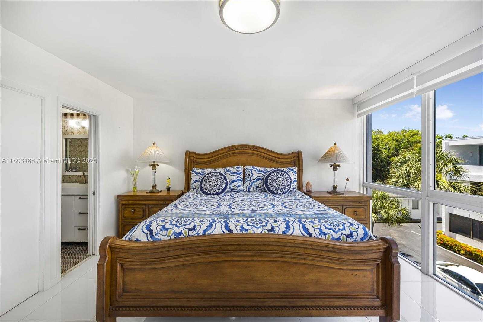 Small Image of 1 HARBOUR WAY #305, Bal Harbour Number 23