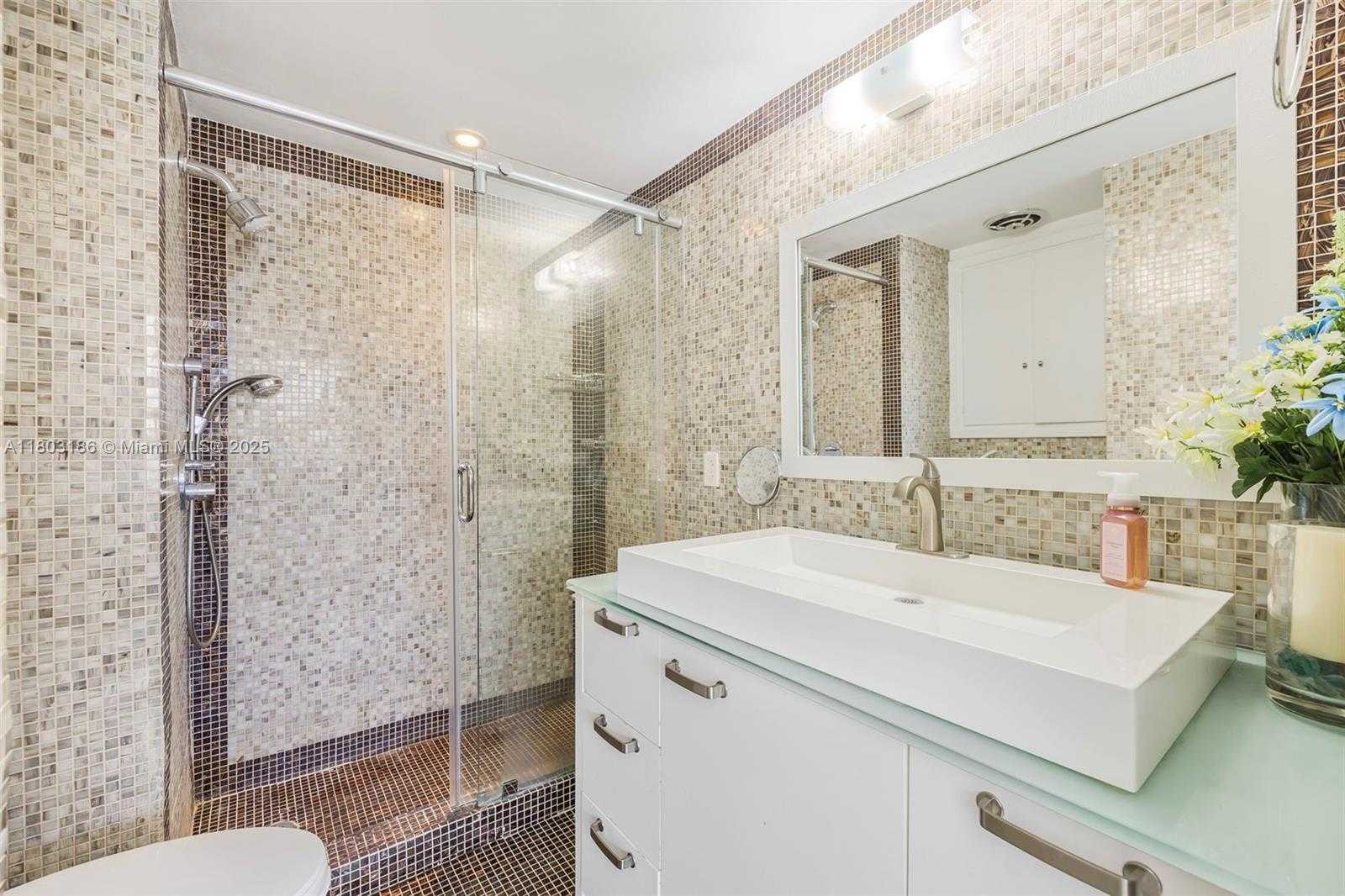 Small Image of 1 HARBOUR WAY #305, Bal Harbour Number 26