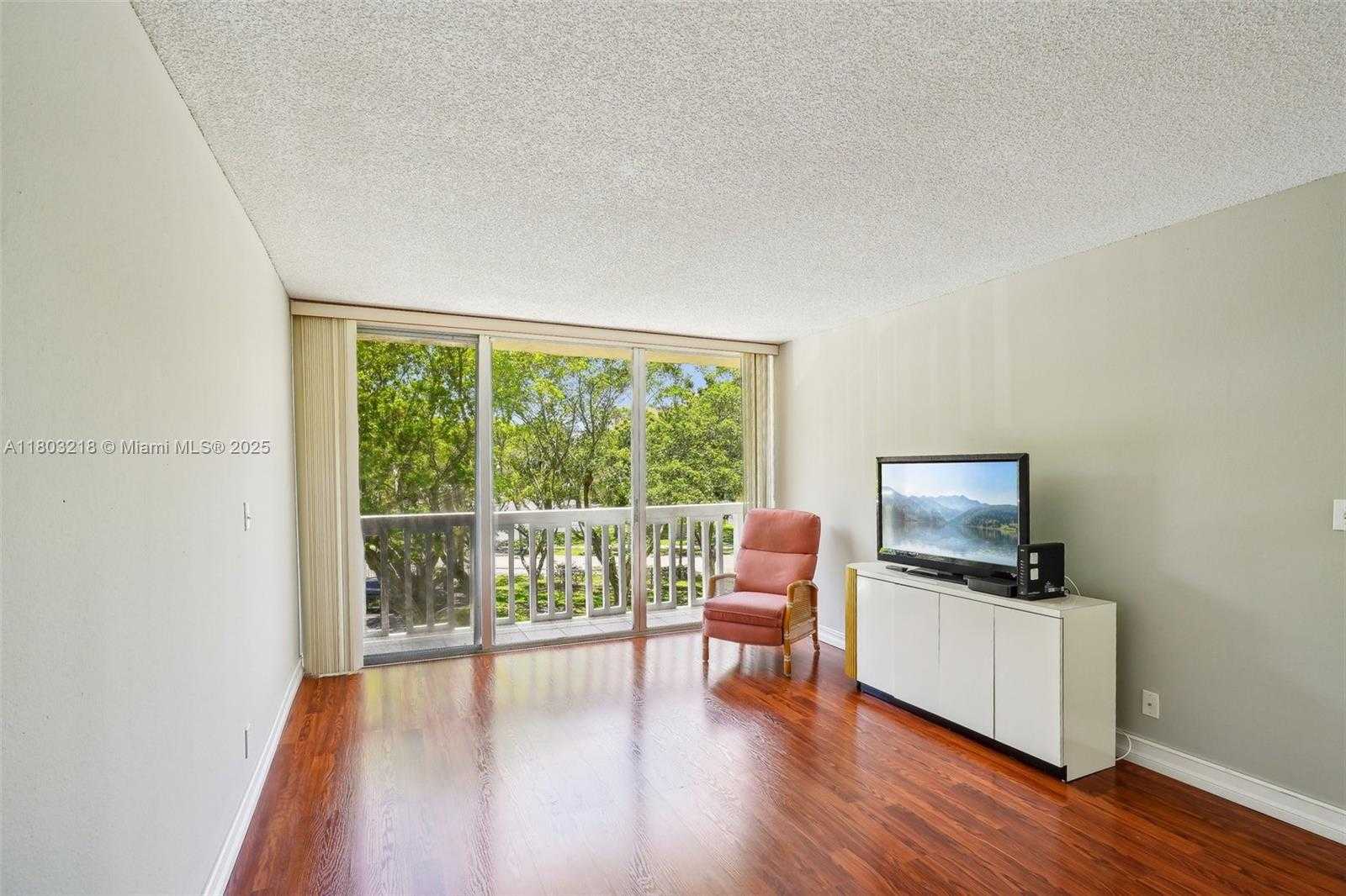 Small Image of 7081 ENVIRON BLVD #243, Lauderhill Number 15