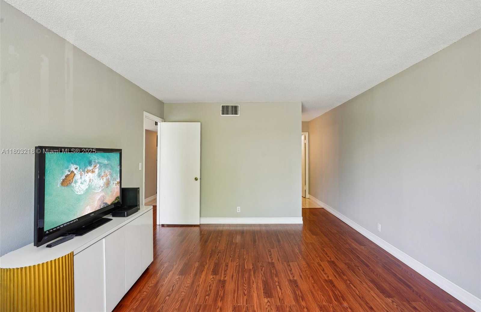 Small Image of 7081 ENVIRON BLVD #243, Lauderhill Number 16