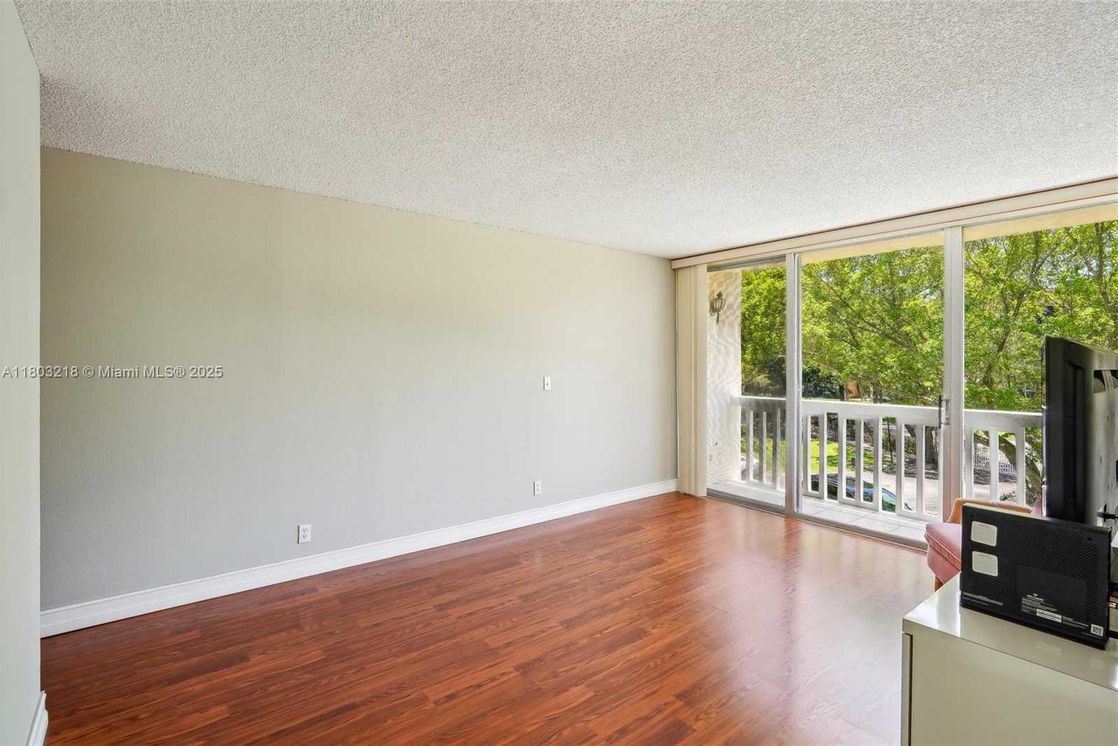 Small Image of 7081 ENVIRON BLVD #243, Lauderhill Number 17