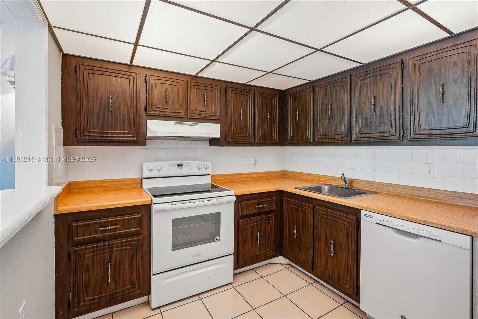 Small Image of 7081 ENVIRON BLVD #243, Lauderhill Number 3