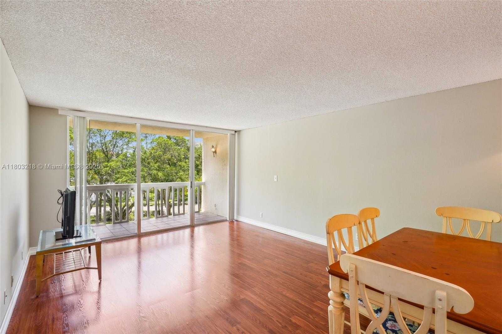 Small Image of 7081 ENVIRON BLVD #243, Lauderhill Number 4