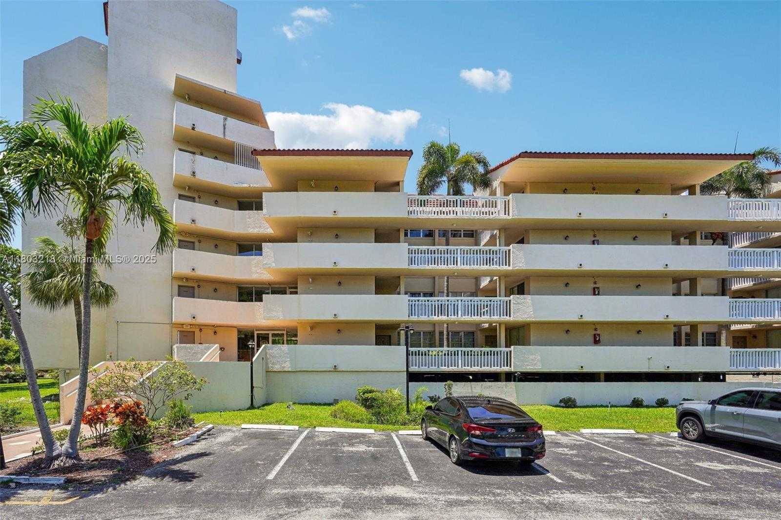 Small Image of 7081 ENVIRON BLVD #243, Lauderhill Number 5