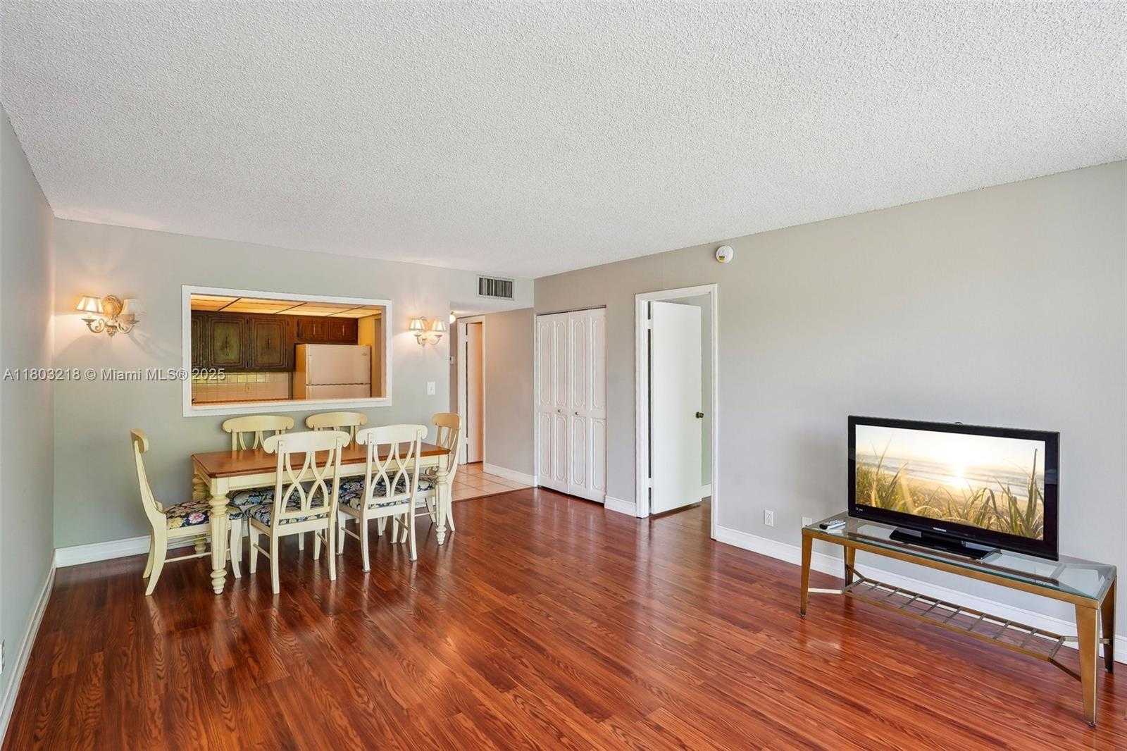 Small Image of 7081 ENVIRON BLVD #243, Lauderhill Number 8