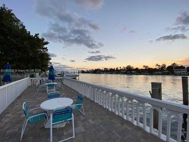 Small Image of 1455 NORTH TREASURE DR #4N, North Bay Village Number 18