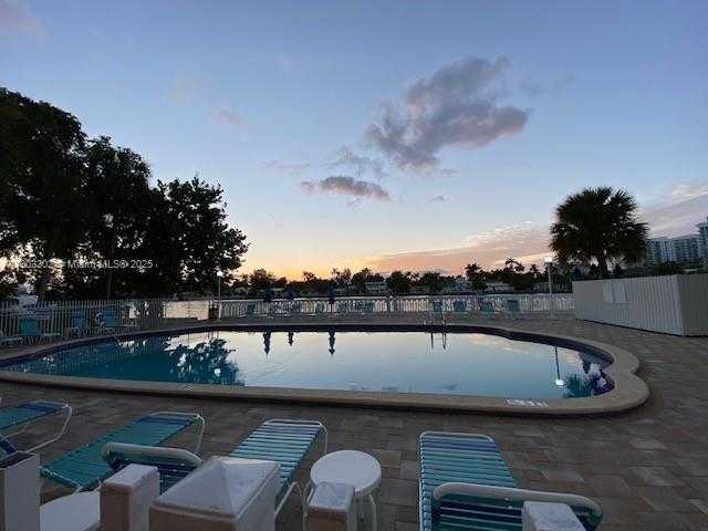 Small Image of 1455 NORTH TREASURE DR #4N, North Bay Village Number 19