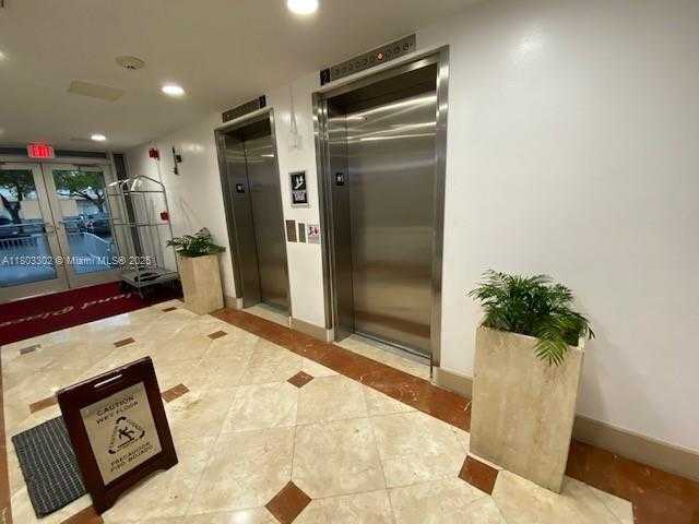 Small Image of 1455 NORTH TREASURE DR #4N, North Bay Village Number 26