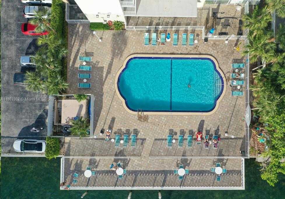 Small Image of 1455 NORTH TREASURE DR #4N, North Bay Village Number 27