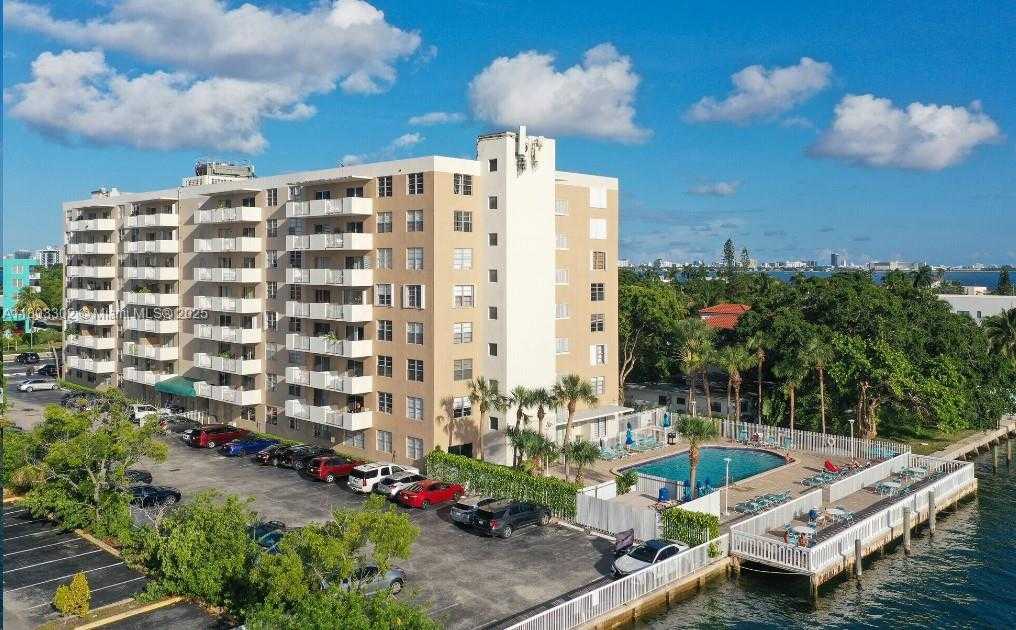 Small Image of 1455 NORTH TREASURE DR #4N, North Bay Village Number 28