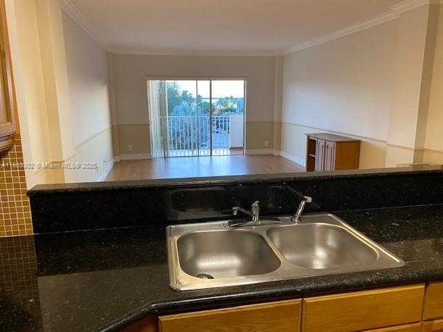 Small Image of 1455 NORTH TREASURE DR #4N, North Bay Village Number 8